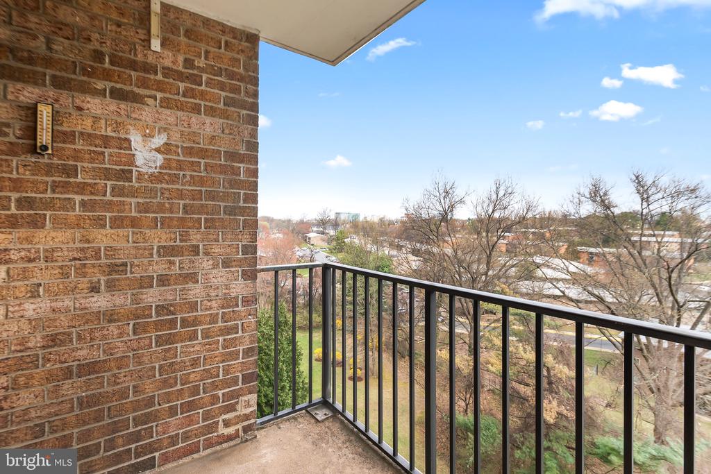 2300 PIMMIT DRIVE 608