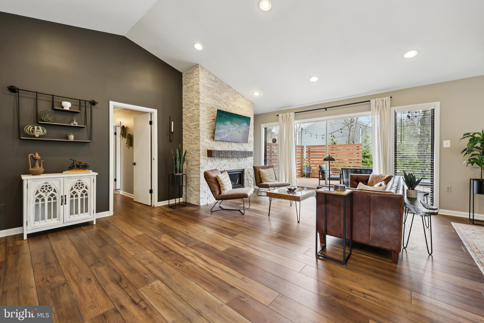 10913 HOWLAND DRIVE