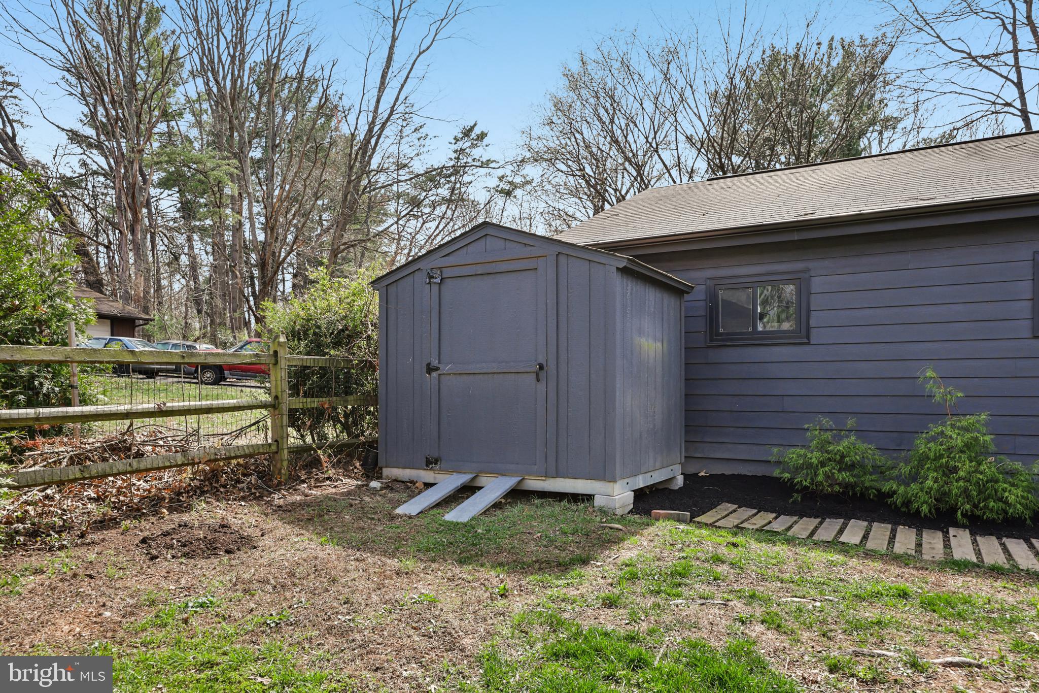 10913 HOWLAND DRIVE