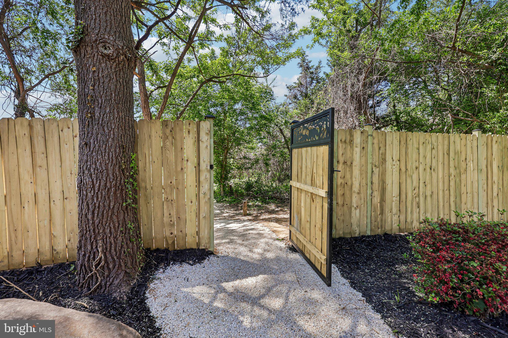7008 HAMEL HILL COURT