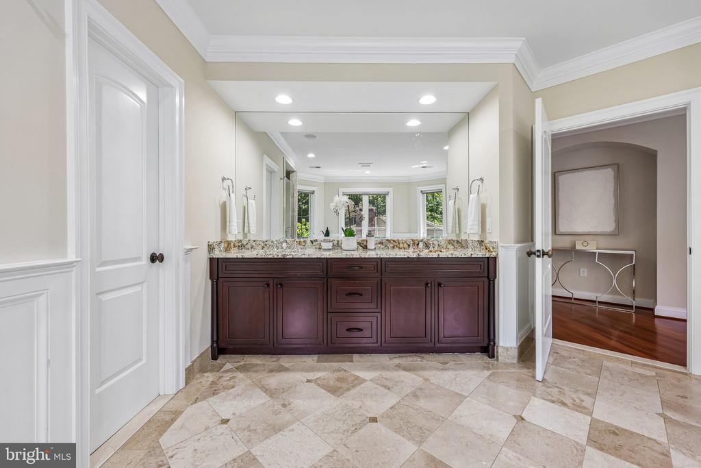 7008 HAMEL HILL COURT