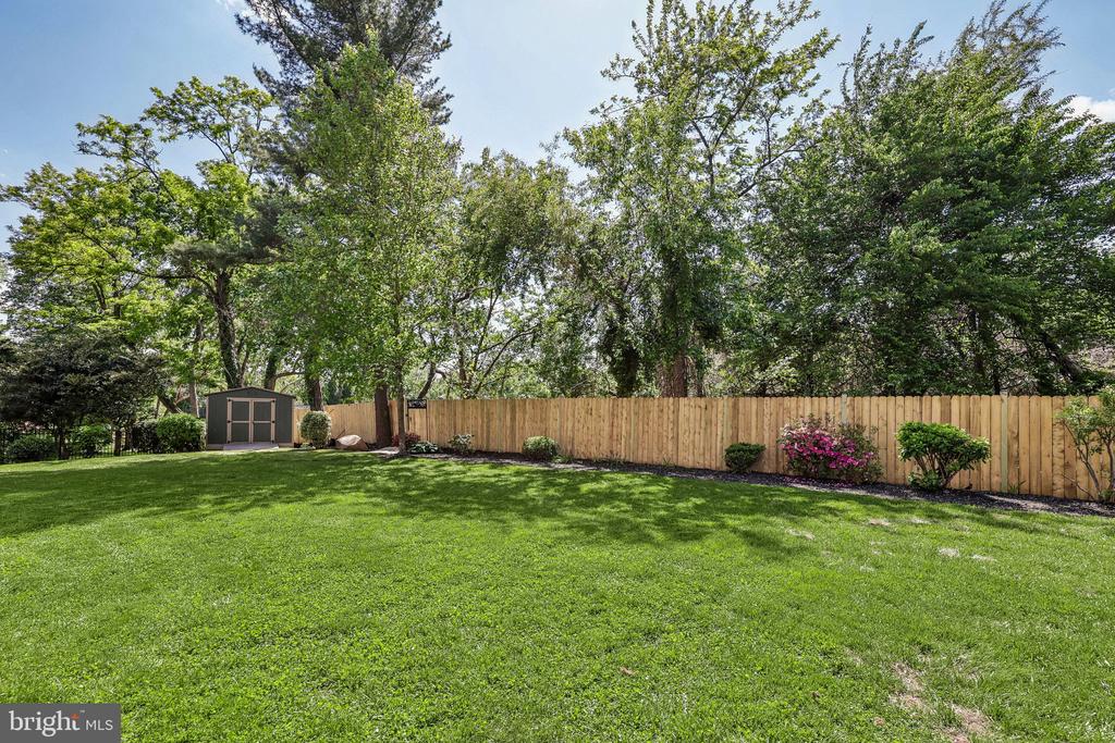 7008 HAMEL HILL COURT