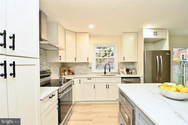 4702 FORESTDALE DRIVE