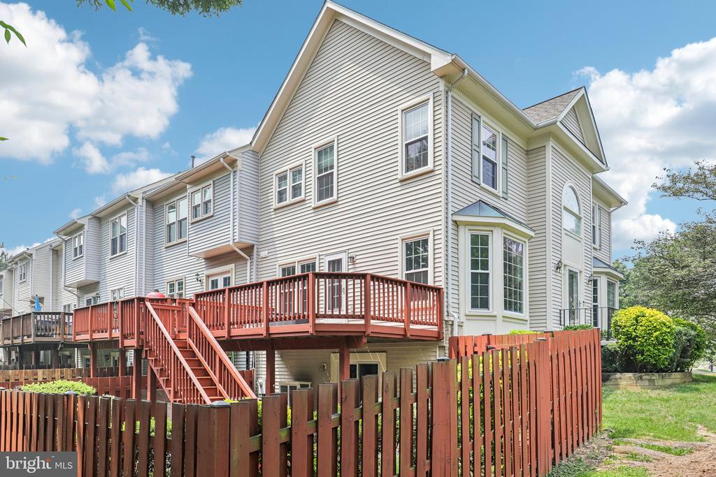 7001 FIELDHURST COURT