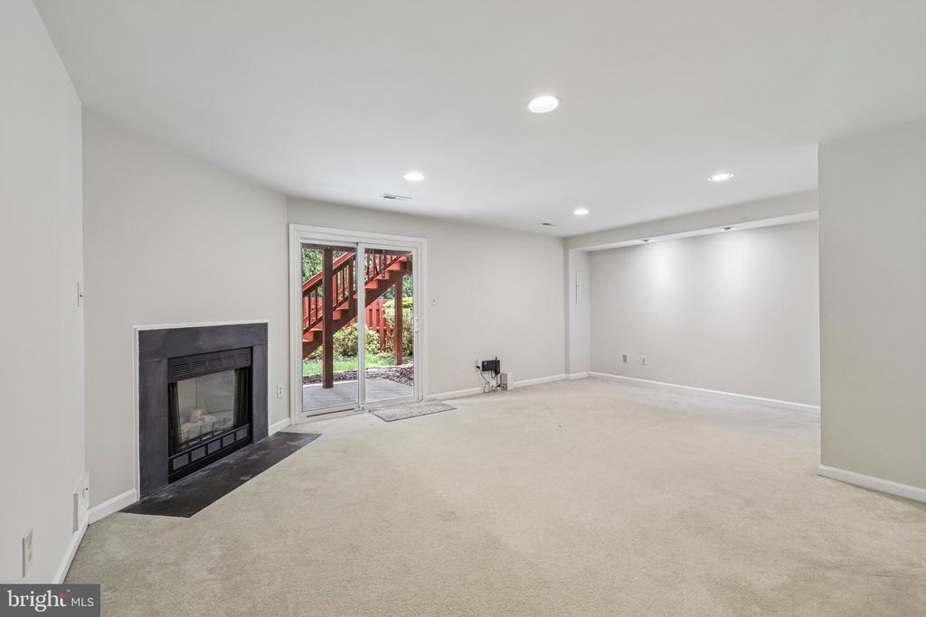 7001 FIELDHURST COURT