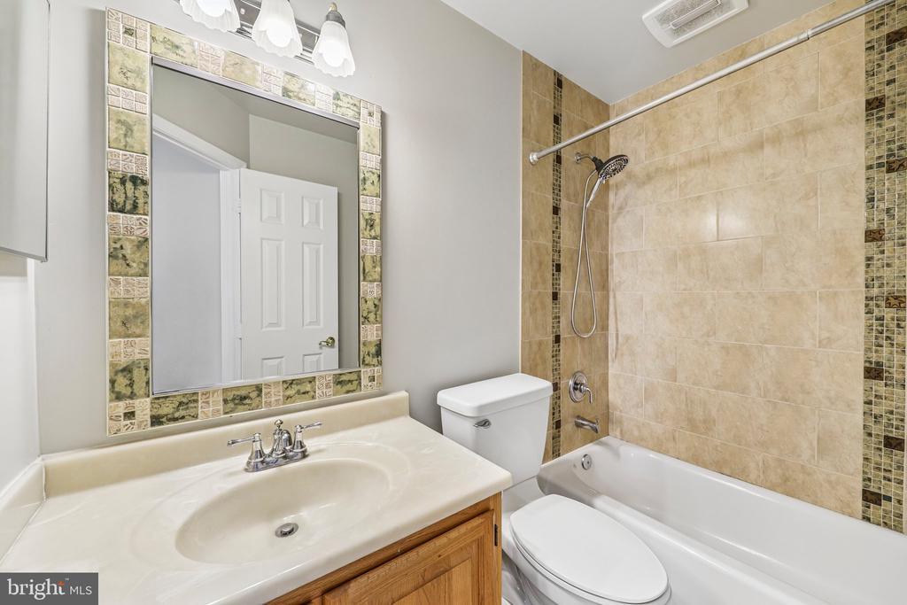 7001 FIELDHURST COURT