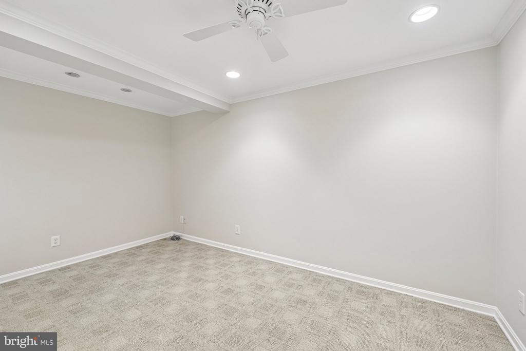 7001 FIELDHURST COURT