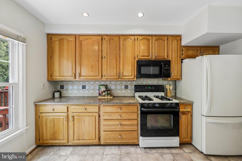 7001 FIELDHURST COURT