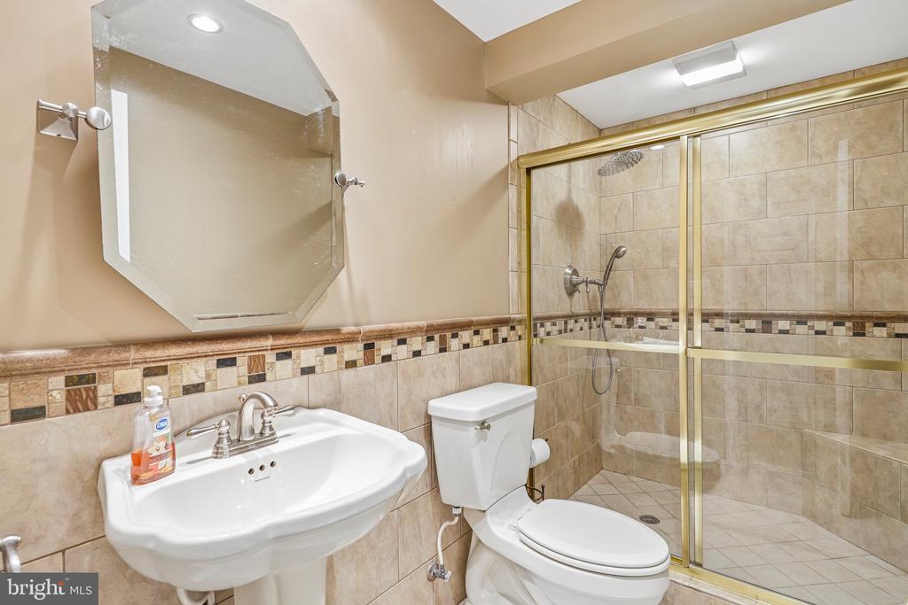 7001 FIELDHURST COURT