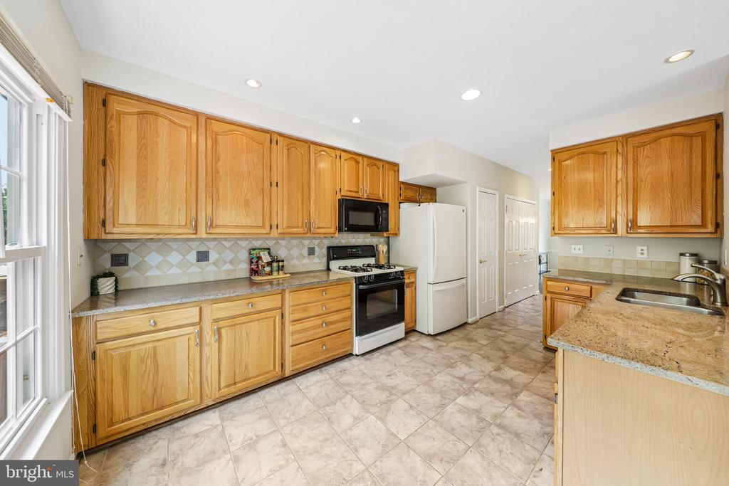 7001 FIELDHURST COURT