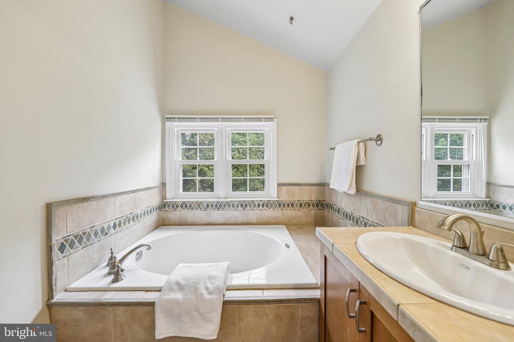 7001 FIELDHURST COURT