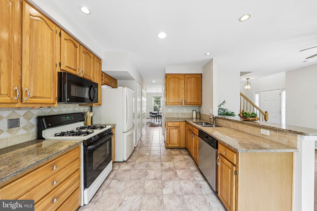 7001 FIELDHURST COURT
