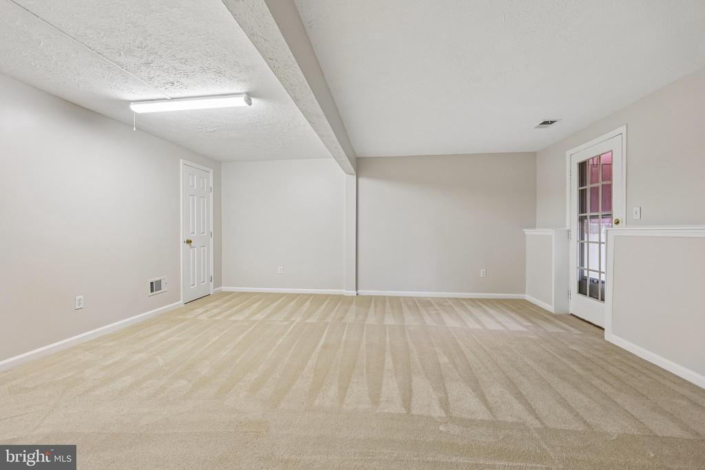 6016 GOLDENROD COURT
