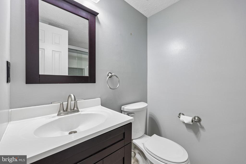 6016 GOLDENROD COURT