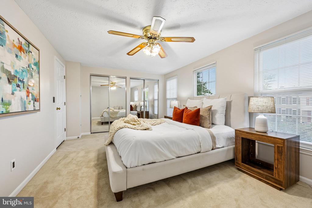 6016 GOLDENROD COURT