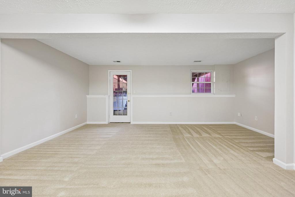 6016 GOLDENROD COURT