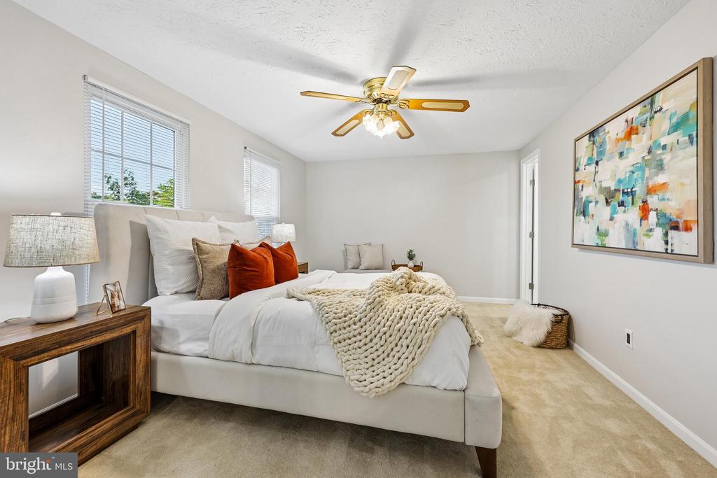 6016 GOLDENROD COURT
