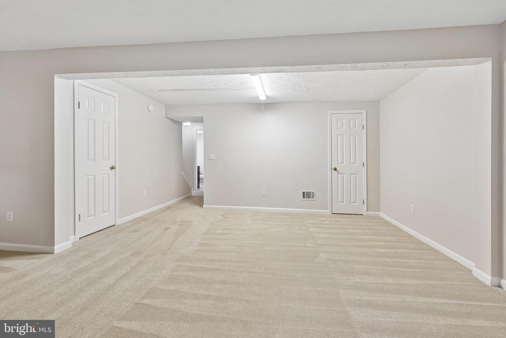 6016 GOLDENROD COURT