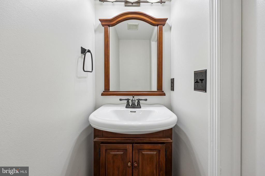 6016 GOLDENROD COURT