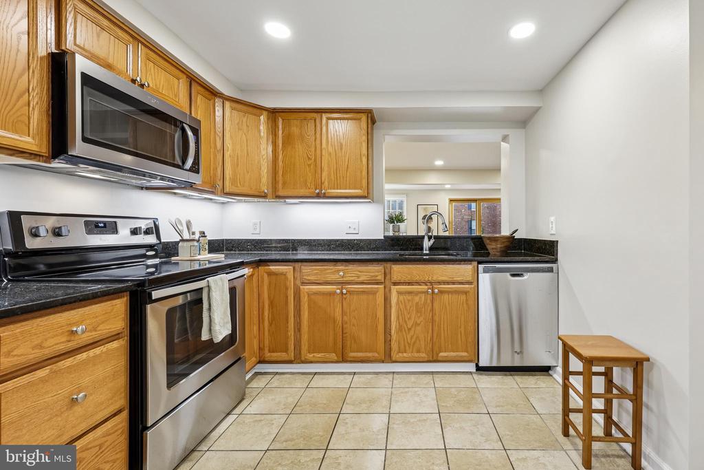 6016 GOLDENROD COURT
