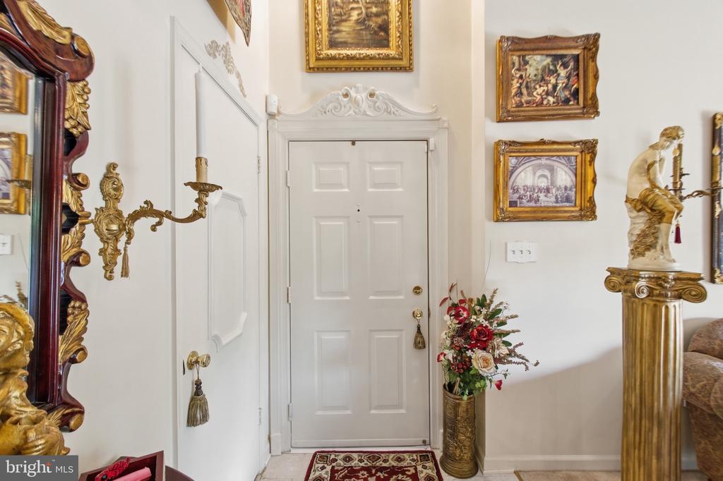 7702 LAFAYETTE FOREST DRIVE Unit: 31