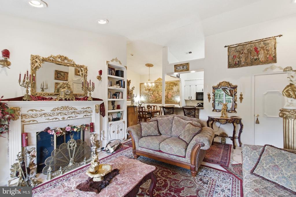 7702 LAFAYETTE FOREST DRIVE Unit: 31