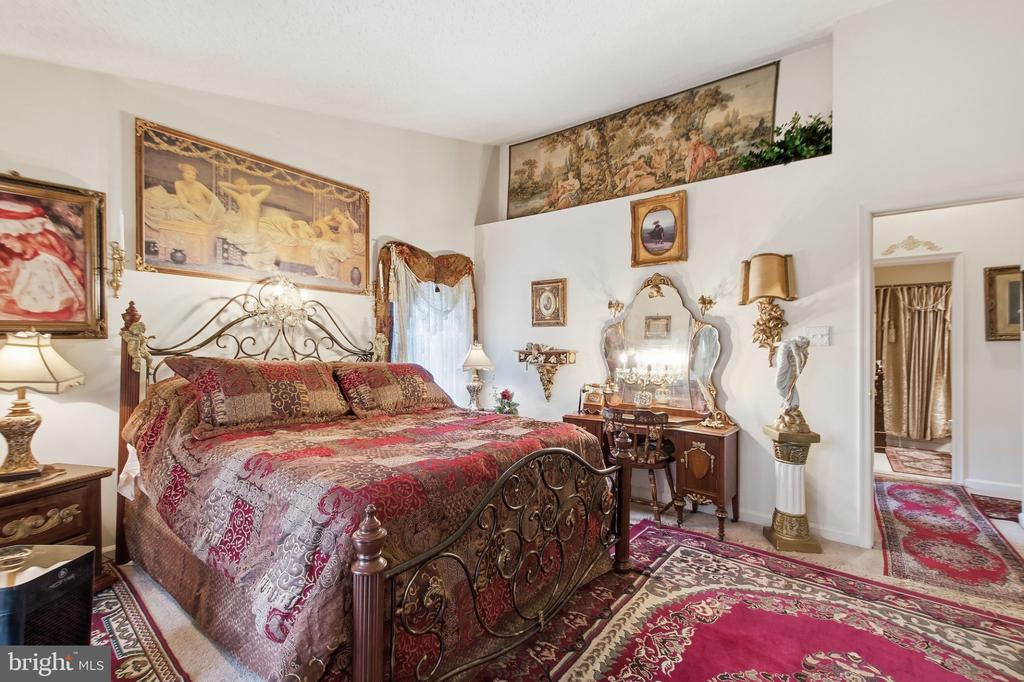7702 LAFAYETTE FOREST DRIVE Unit: 31