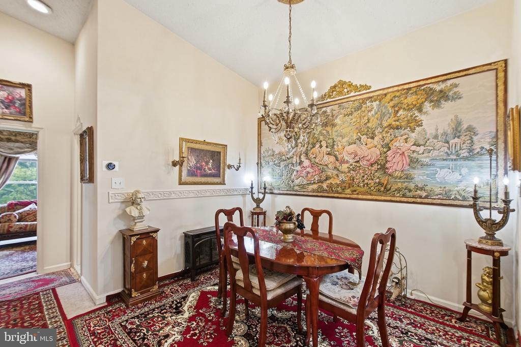 7702 LAFAYETTE FOREST DRIVE Unit: 31