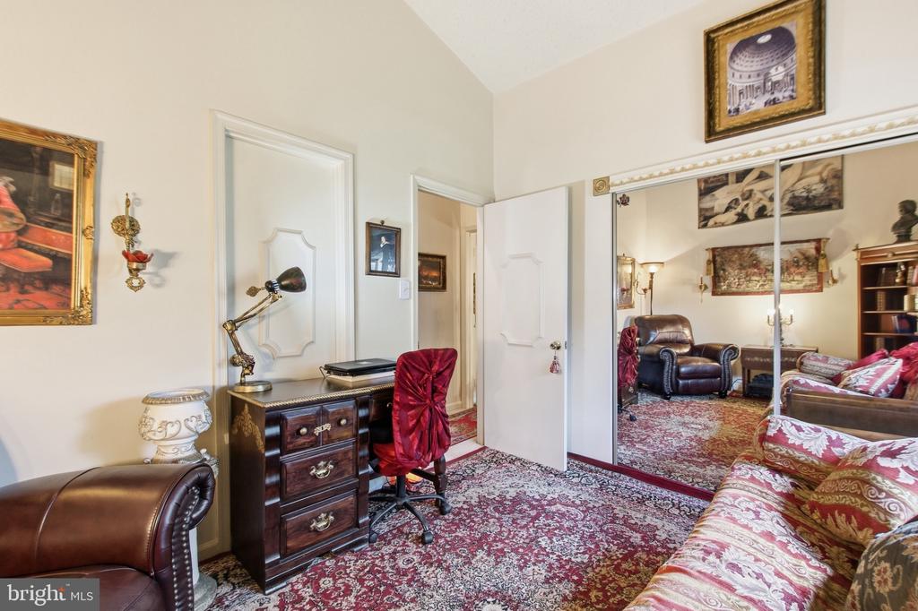7702 LAFAYETTE FOREST DRIVE Unit: 31