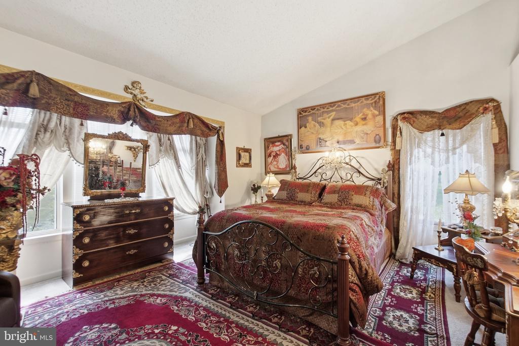 7702 LAFAYETTE FOREST DRIVE Unit: 31