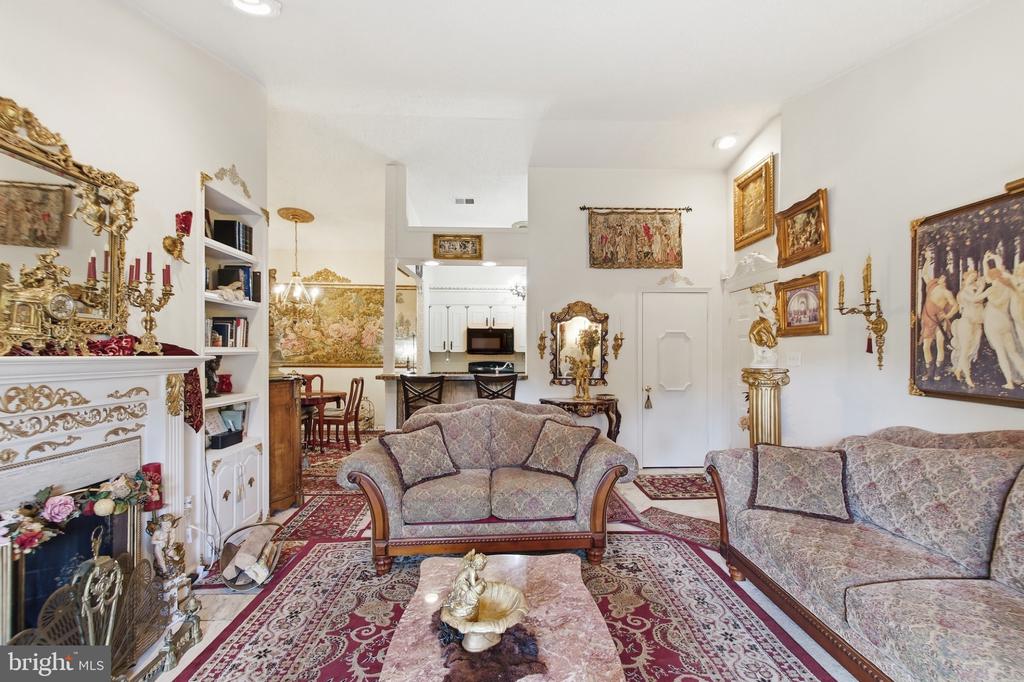 7702 LAFAYETTE FOREST DRIVE Unit: 31