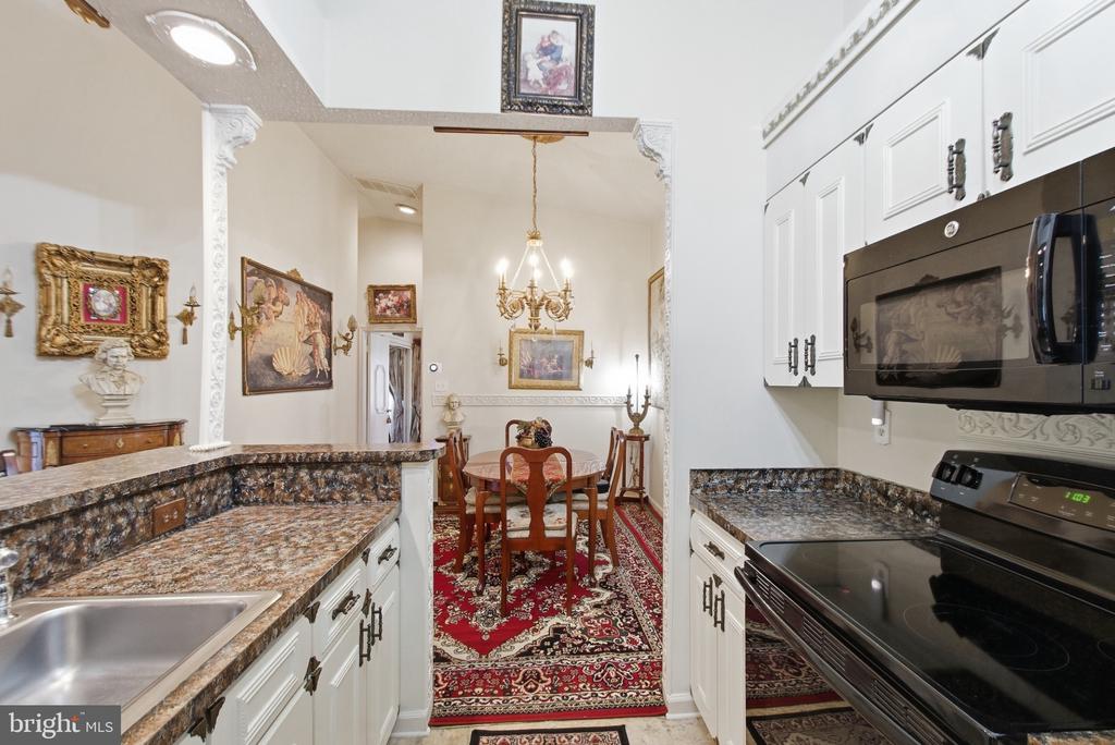 7702 LAFAYETTE FOREST DRIVE Unit: 31