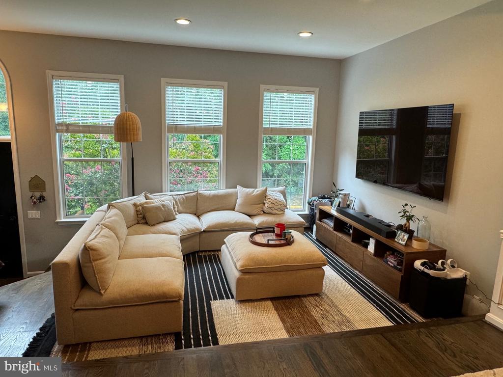 47667 SANDBANK SQUARE