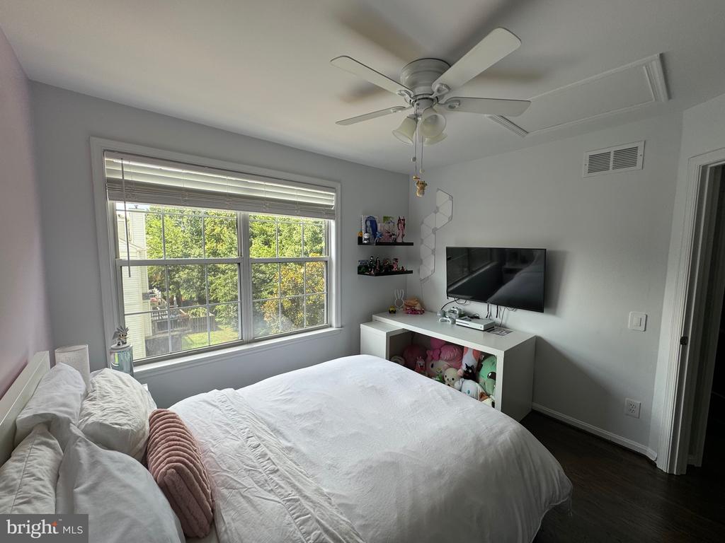 47667 SANDBANK SQUARE