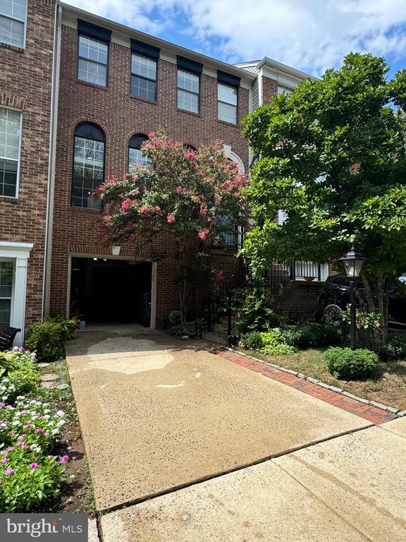 47667 SANDBANK SQUARE