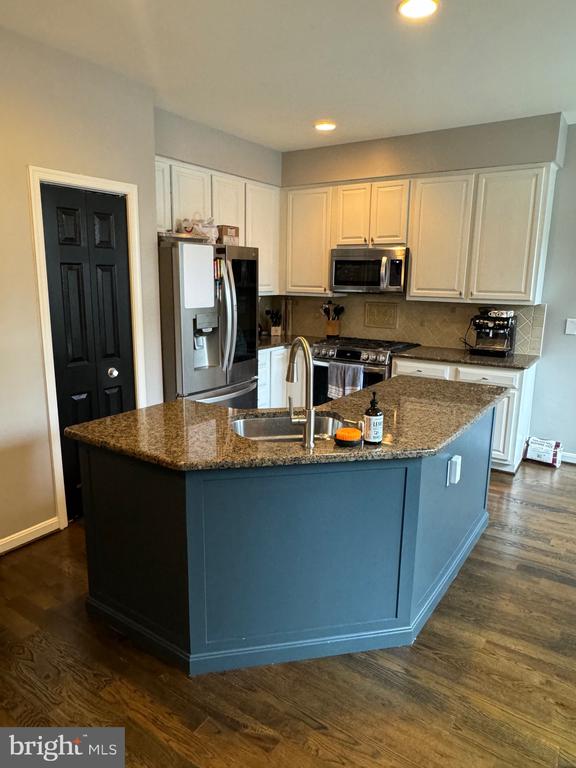 47667 SANDBANK SQUARE