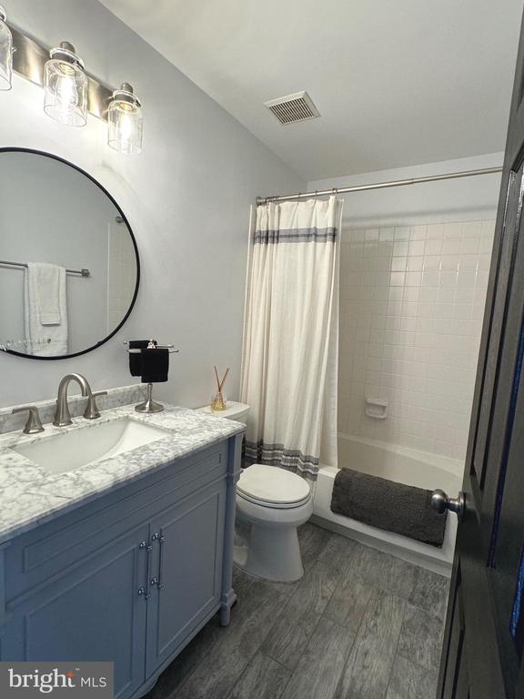 47667 SANDBANK SQUARE