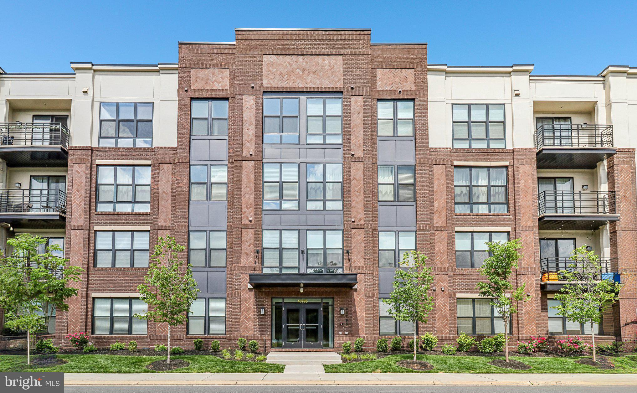 43795 TRANSIT SQUARE 202