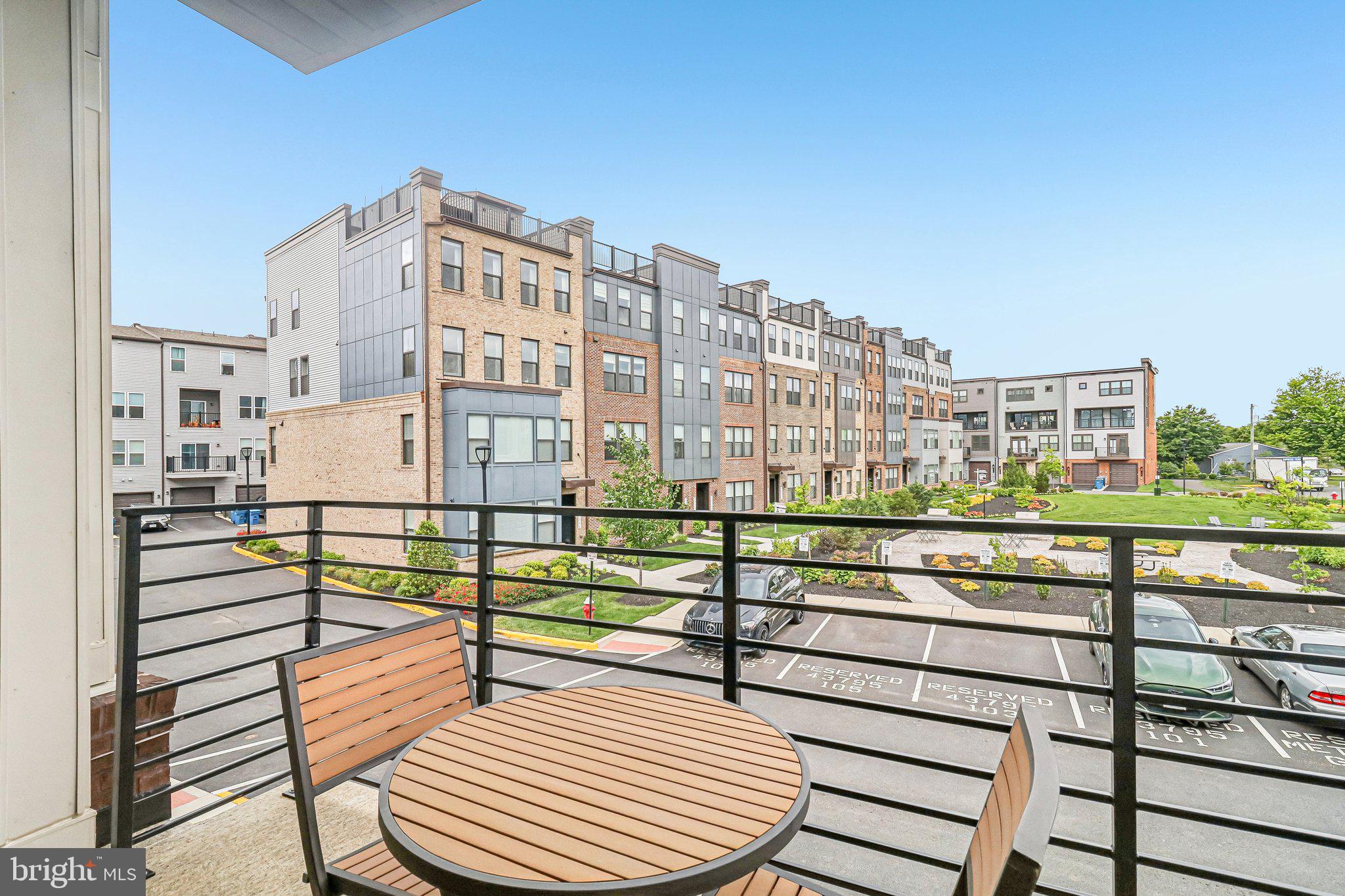 43795 TRANSIT SQUARE 202