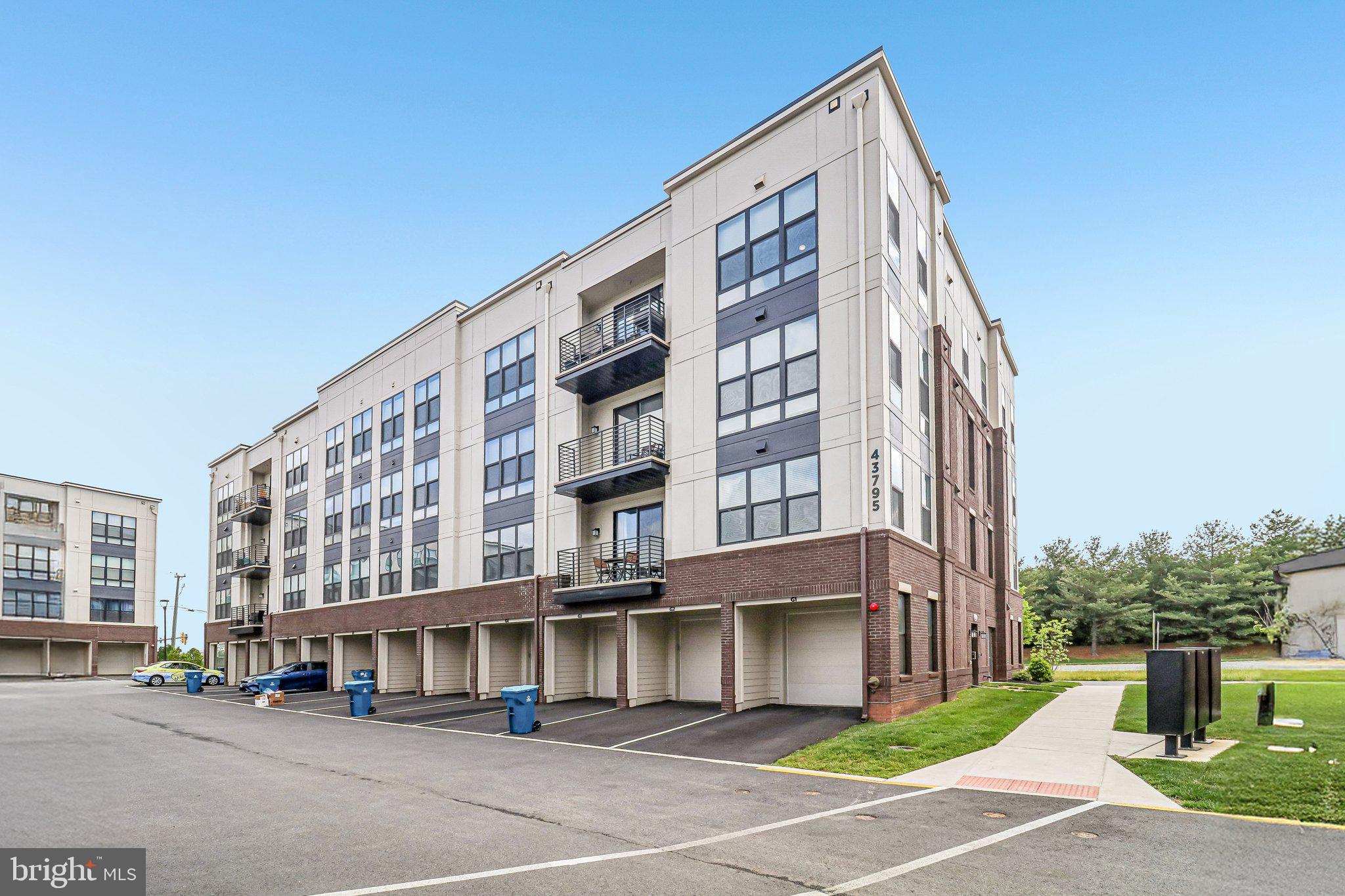 43795 TRANSIT SQUARE 202