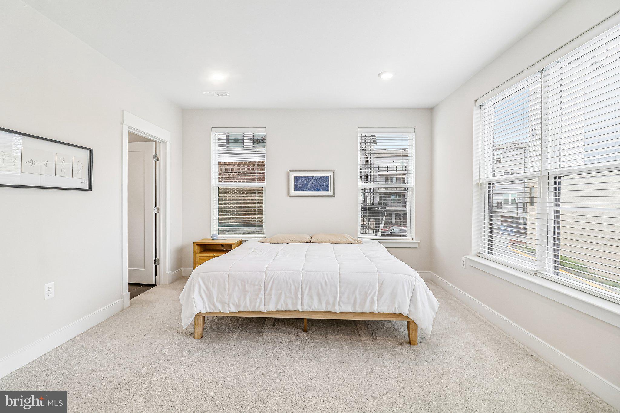43795 TRANSIT SQUARE 202