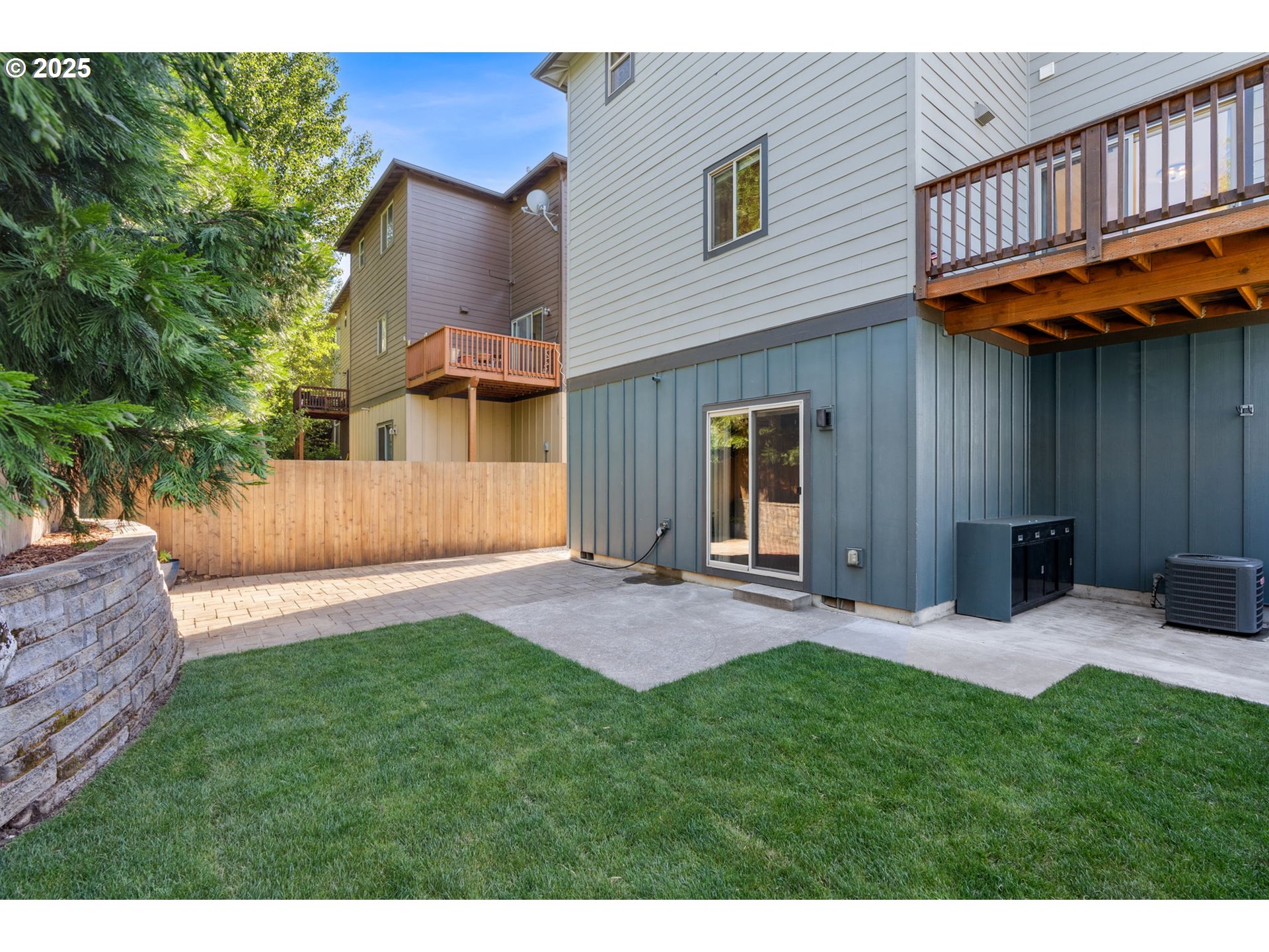 201 SELKIRK LN