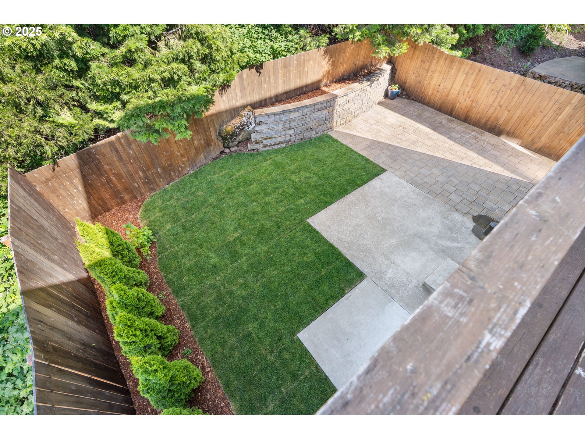 201 SELKIRK LN