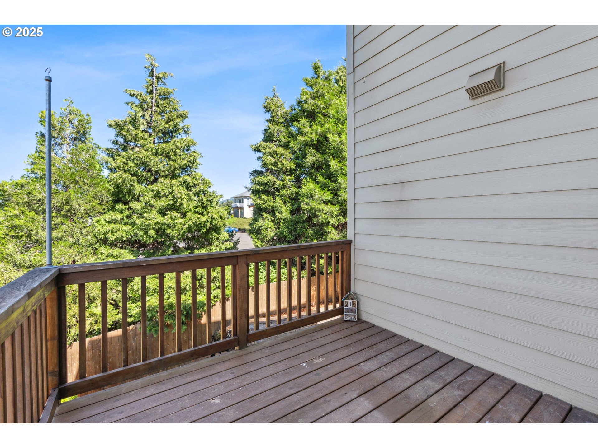 201 SELKIRK LN