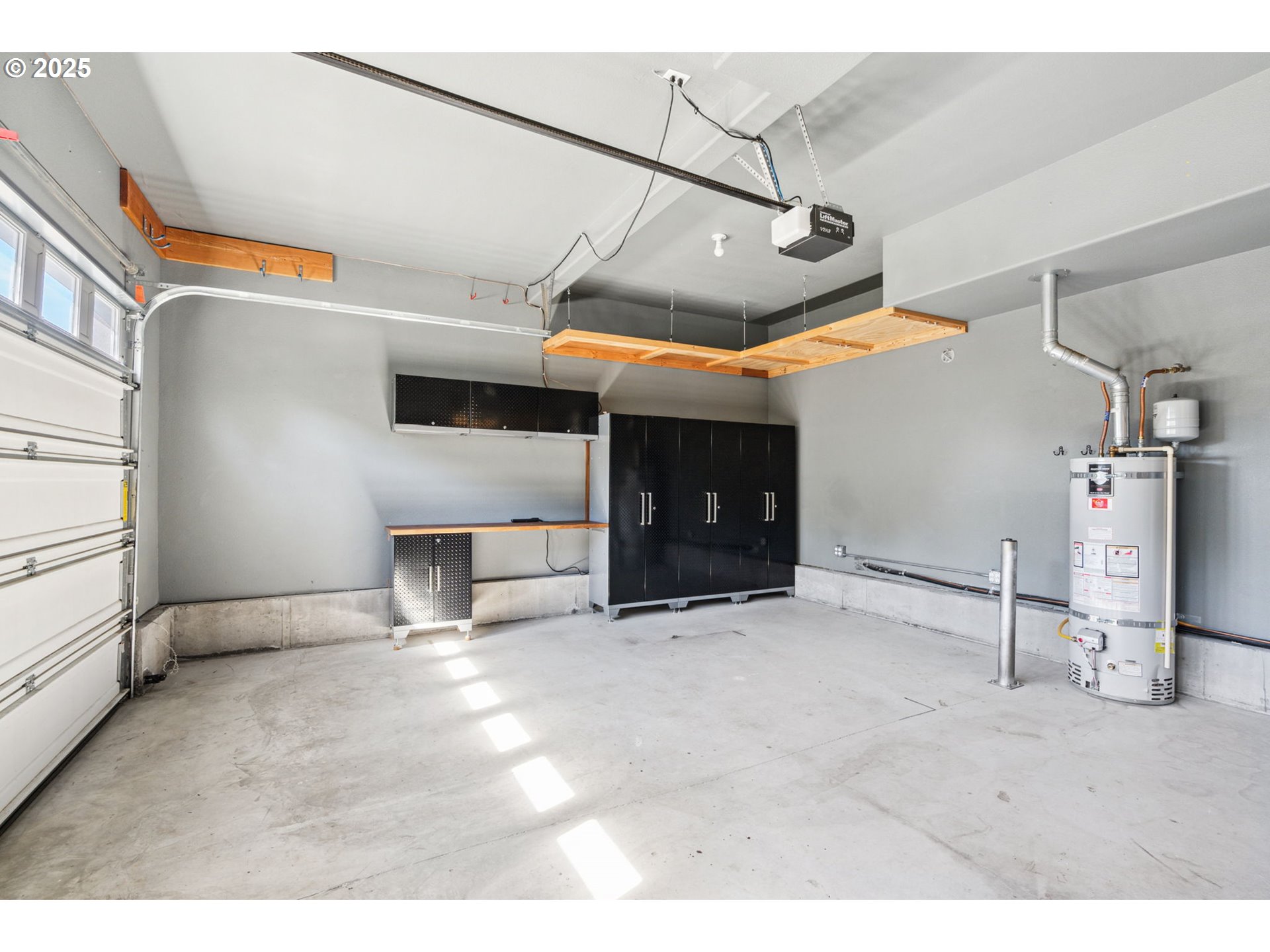201 SELKIRK LN