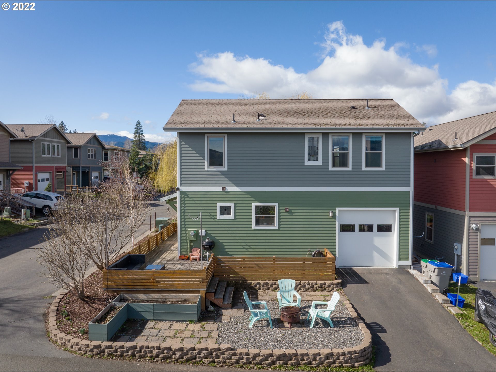 2852 COTTAGE LN