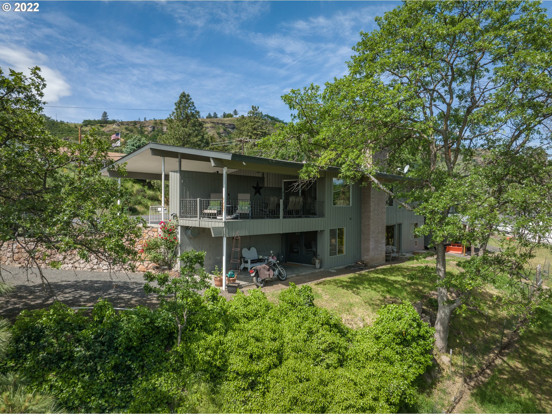 2115 W 13TH