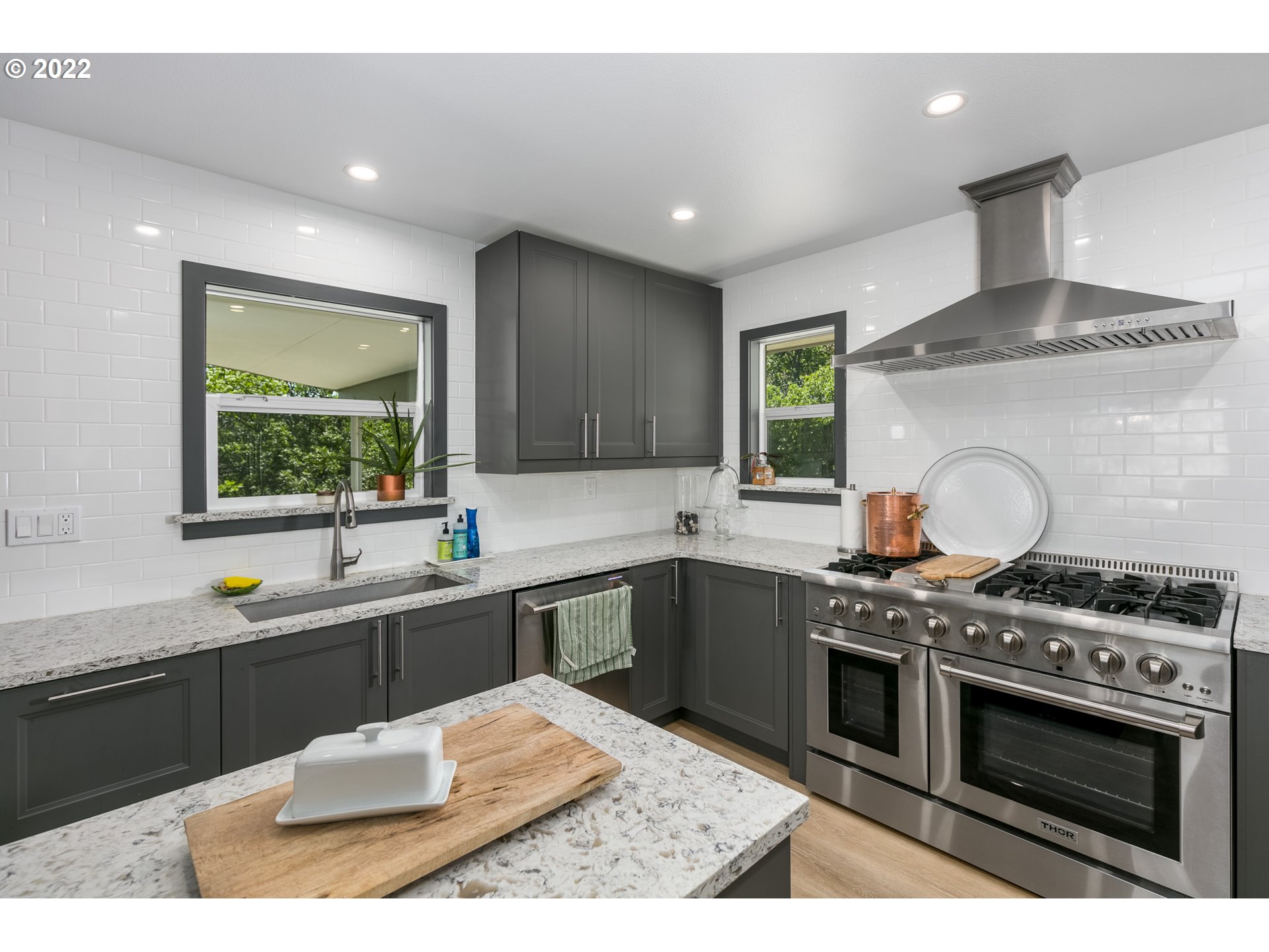 2115 W 13TH