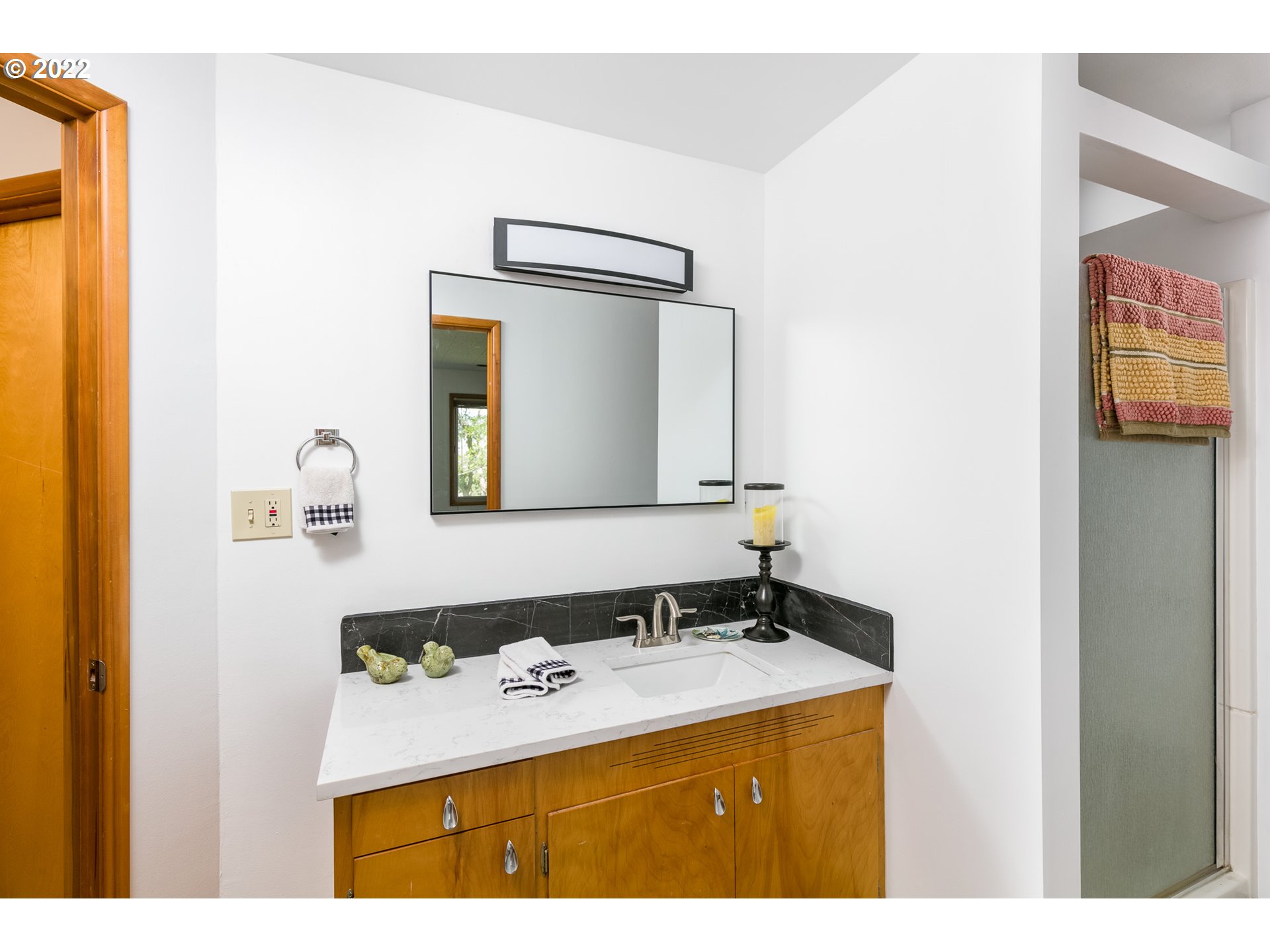 2115 W 13TH