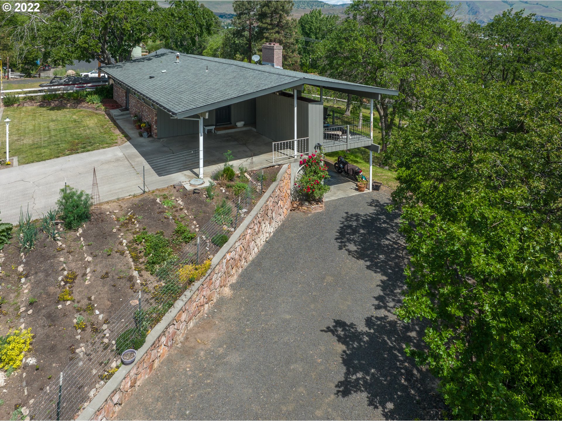 2115 W 13TH